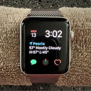 Perfect Condition APPLE Watch Series 3, 42mm, Milanese Loop Band, GPS